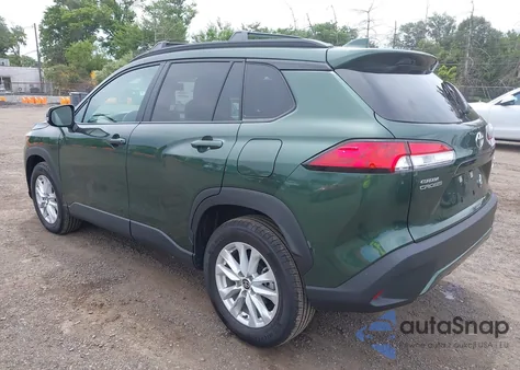 2024 Toyota Corolla Cross Le z USA, uszkodzony, nr VIN 7MUCAABG2RV105326